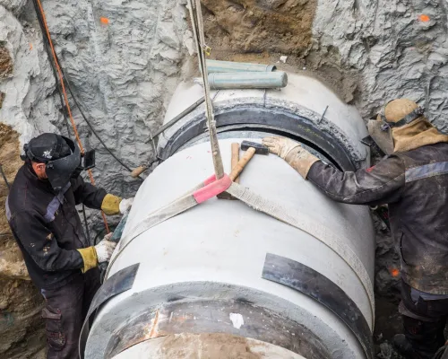 Jacking pipes for drinking water